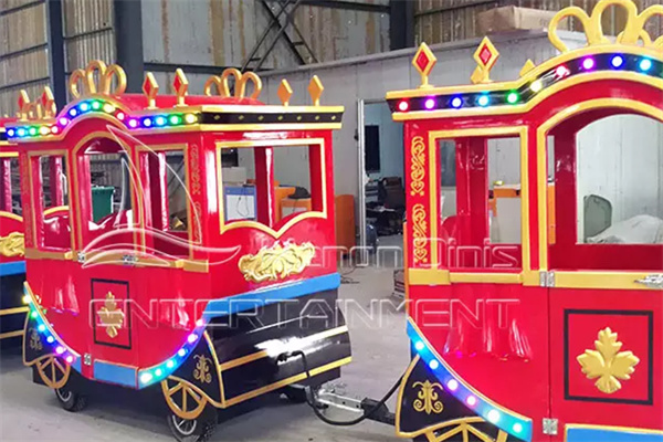 carriages-of-Christmas-trains