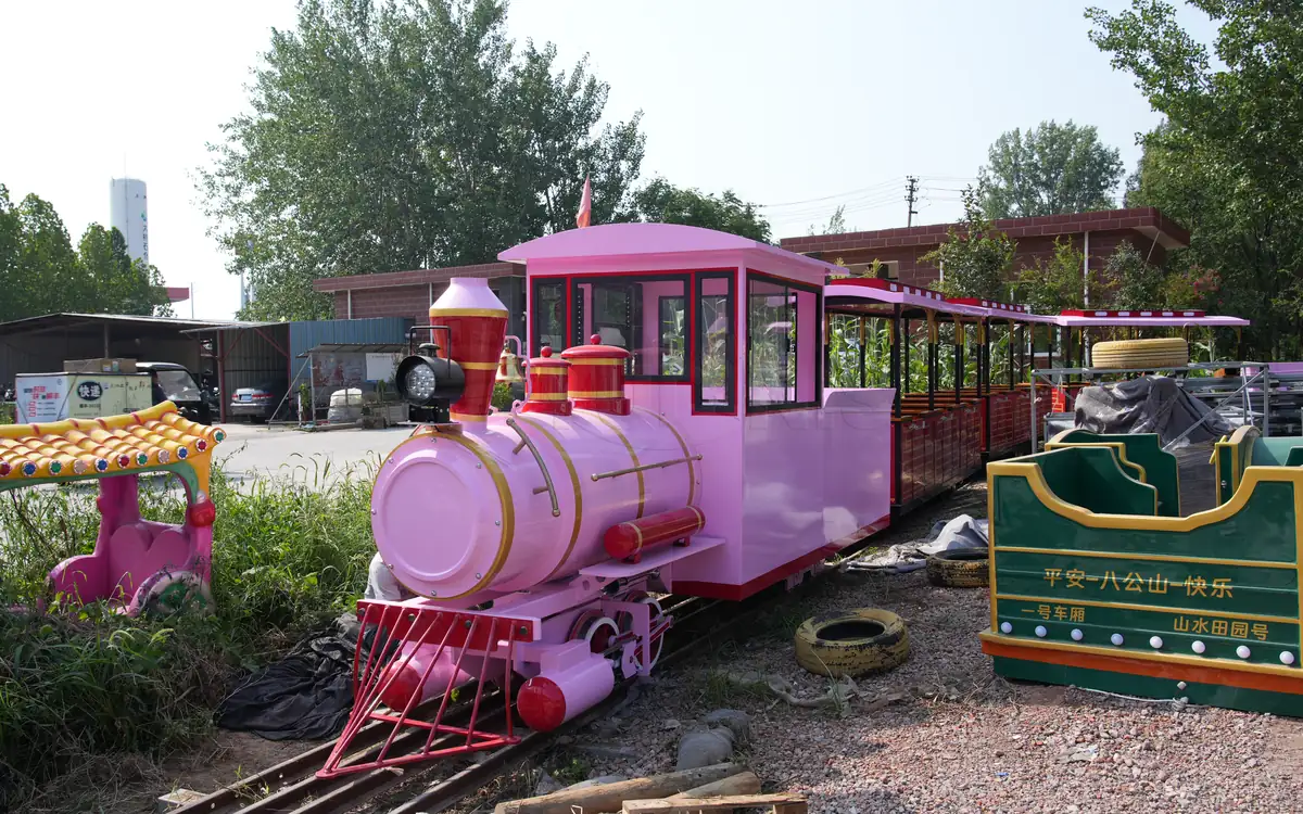 36-seat rail sightseeing train with a locomotive and three carriages