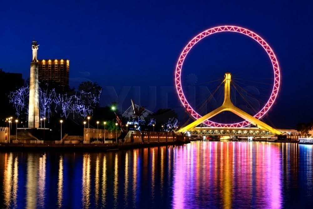 ferris wheel rim and support structure illumination for night operation