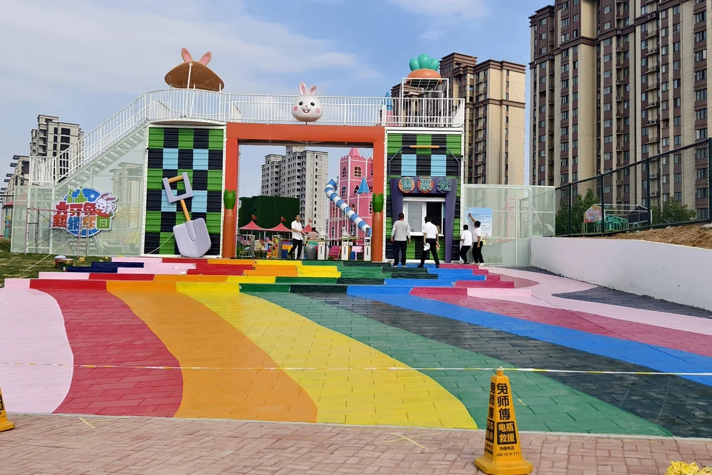 Outdoor Unpowered Play Zone