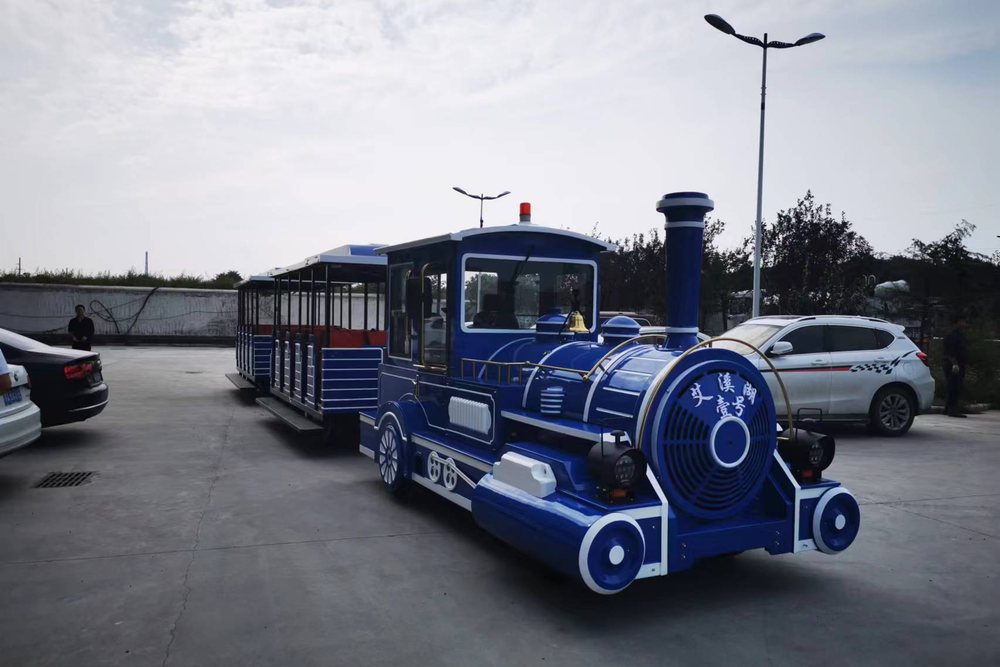 trackless sightseeing train from the dinis factory before delivery